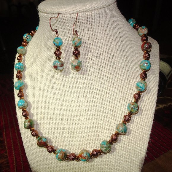 Handcrafted artisanal necklace & earring set with jasper & copper - Picture 4 of 6